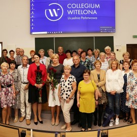 W Collegium Witelona słuchacze Uniwersytetu Trzeciego Wieku otrzymali dyplomy