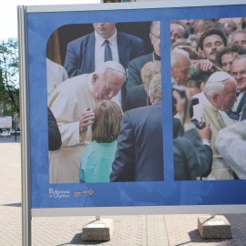 powiększ zdjęcie: 25 rocznica pielgrzymki Jana Pawła II w Legnicy. Wspominamy tę wizytę
