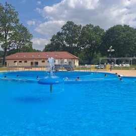 powiększ zdjęcie: Legnicki AquaFun już bije rekordy. I zaprasza na atrakcyjną zabawę i wypoczynek