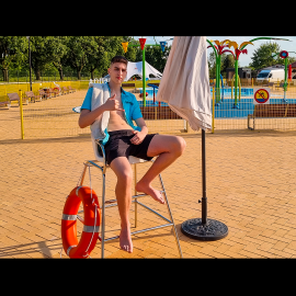 powiększ zdjęcie: AquaFun scenerią nowego teledysku rapera Kini