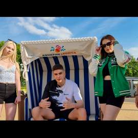 powiększ zdjęcie: AquaFun scenerią nowego teledysku rapera Kini