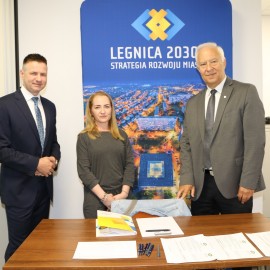 powiększ zdjęcie: Modelowa współpraca miasto-strefa