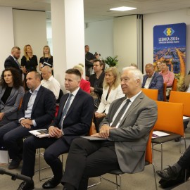 powiększ zdjęcie: Modelowa współpraca miasto-strefa