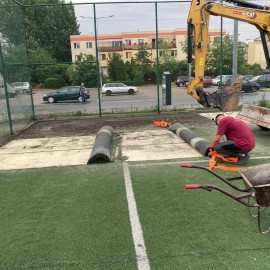 Orlik przy ul. Polarnej będzie miał nową nawierzchnię. Rozpoczęły się prace
