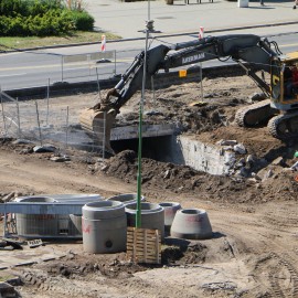 powiększ zdjęcie: Przebudowa Placu Słowiańskiego. Powstaje wielki zbiornik retencyjny