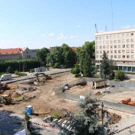 powiększ zdjęcie: Przebudowa Placu Słowiańskiego. Powstaje wielki zbiornik retencyjny