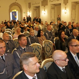 powiększ zdjęcie: Święto Policji. Prezydent Tadeusz Krzakowski podziękował funkcjonariuszom