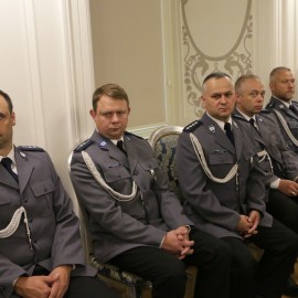 powiększ zdjęcie: Święto Policji. Prezydent Tadeusz Krzakowski podziękował funkcjonariuszom