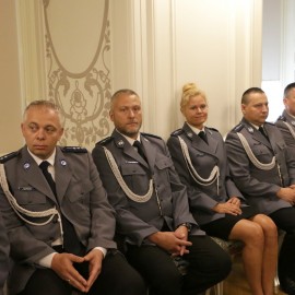 powiększ zdjęcie: Święto Policji. Prezydent Tadeusz Krzakowski podziękował funkcjonariuszom