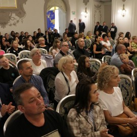 powiększ zdjęcie: Święto Policji. Prezydent Tadeusz Krzakowski podziękował funkcjonariuszom