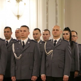 powiększ zdjęcie: Święto Policji. Prezydent Tadeusz Krzakowski podziękował funkcjonariuszom