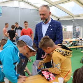 powiększ zdjęcie: Legnickie dzieci wypoczywają wspólnie z ukraińskimi na półkoloniach