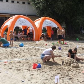 W sobotę na Kormoranie spędzisz miło bańkowo – kolorowy dzień rzeźbiąc w piasku