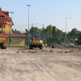 powiększ zdjęcie: Orlik przy ul. Polarnej będzie miał nową nawierzchnię. Jak przebiegają prace?
