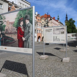 powiększ zdjęcie: Zapraszamy do Rynku na wystawę prezentującą dzieje Domu Strzeleckiego