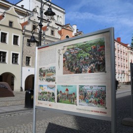 powiększ zdjęcie: Zapraszamy do Rynku na wystawę prezentującą dzieje Domu Strzeleckiego