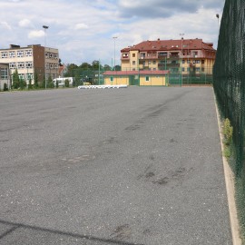 powiększ zdjęcie: Orlik przy ul. Polarnej będzie już niebawem miał nową nawierzchnię