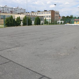 powiększ zdjęcie: Orlik przy ul. Polarnej będzie już niebawem miał nową nawierzchnię