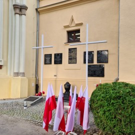 powiększ zdjęcie: Złożono wieńce w 83. rocznicę wybuchu II wojny światowej