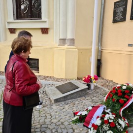 powiększ zdjęcie: Złożono wieńce w 83. rocznicę wybuchu II wojny światowej