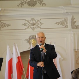 powiększ zdjęcie: Stypendia Prezydenta Legnicy dla najzdolniejszych uczniów