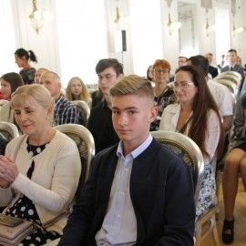 powiększ zdjęcie: Stypendia Prezydenta Legnicy dla najzdolniejszych uczniów