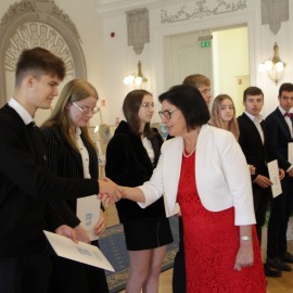 powiększ zdjęcie: Stypendia Prezydenta Legnicy dla najzdolniejszych uczniów