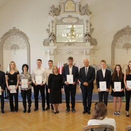 powiększ zdjęcie: Stypendia Prezydenta Legnicy dla najzdolniejszych uczniów