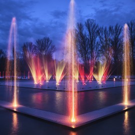 powiększ zdjęcie: Zakończenie sezonu pokazów fontann multimedialnych w Legnicy