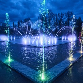 powiększ zdjęcie: Zakończenie sezonu pokazów fontann multimedialnych w Legnicy