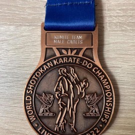 powiększ zdjęcie: Legnicki karateka Maksymilian Pietrzyk wywalczył medal na mistrzostwach świata