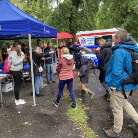 powiększ zdjęcie: Świetnie bawiliśmy i uczyliśmy się podczas Gry Miejskiej w parku
