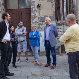 powiększ zdjęcie: Premiera serialu o powodzi tysiąclecia. Zdjęcia kręcono też w Legnicy