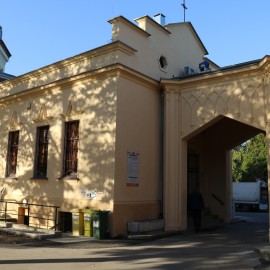 powiększ zdjęcie: Kolejny etap renowacji kaplicy cmentarnej już zakończony