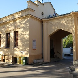 powiększ zdjęcie: Kolejny etap renowacji kaplicy cmentarnej już zakończony