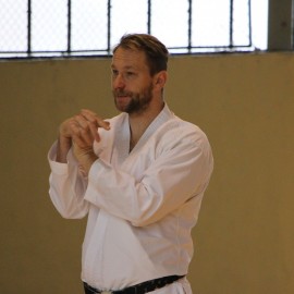 powiększ zdjęcie: Zdrowa Legnica. Waleczne Lwy rodzinnie zakończyły kurs samoobrony