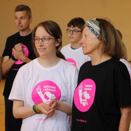 powiększ zdjęcie: Zdrowa Legnica. Waleczne Lwy rodzinnie zakończyły kurs samoobrony