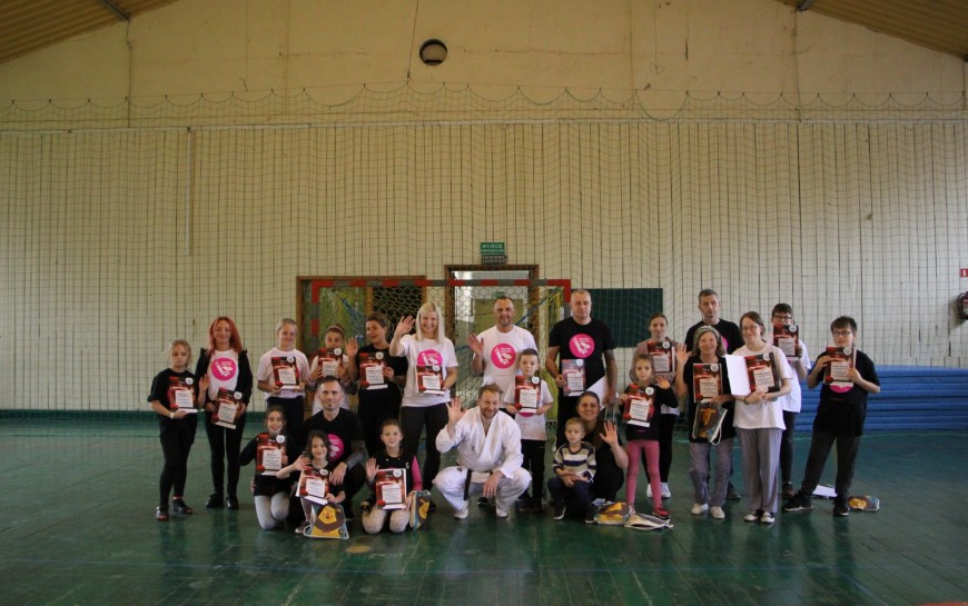 Zdrowa Legnica. Waleczne Lwy rodzinnie zakończyły kurs samoobrony