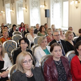powiększ zdjęcie: Dzień Edukacji Narodowej. Prezydent podziękował i nagrodził nauczycieli