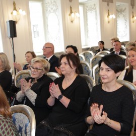 powiększ zdjęcie: Dzień Edukacji Narodowej. Prezydent podziękował i nagrodził nauczycieli