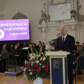 powiększ zdjęcie: Regionalne obchody Dnia Edukacji Narodowej w Legnicy