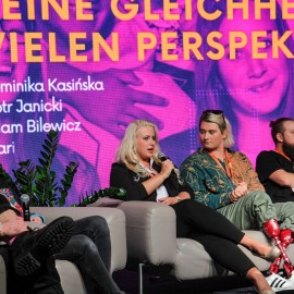 powiększ zdjęcie: 1. Międzynarodowe Forum Młodzieży rozpoczęte