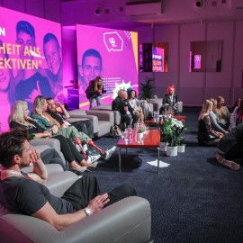 powiększ zdjęcie: 1. Międzynarodowe Forum Młodzieży rozpoczęte