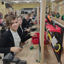 powiększ zdjęcie: Nowoczesna pracownia techniczna w SP 16 już działa
