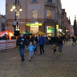 powiększ zdjęcie: Niepodległość świętowaliśmy też w niepowtarzalnej atmosferze biegu ulicznego