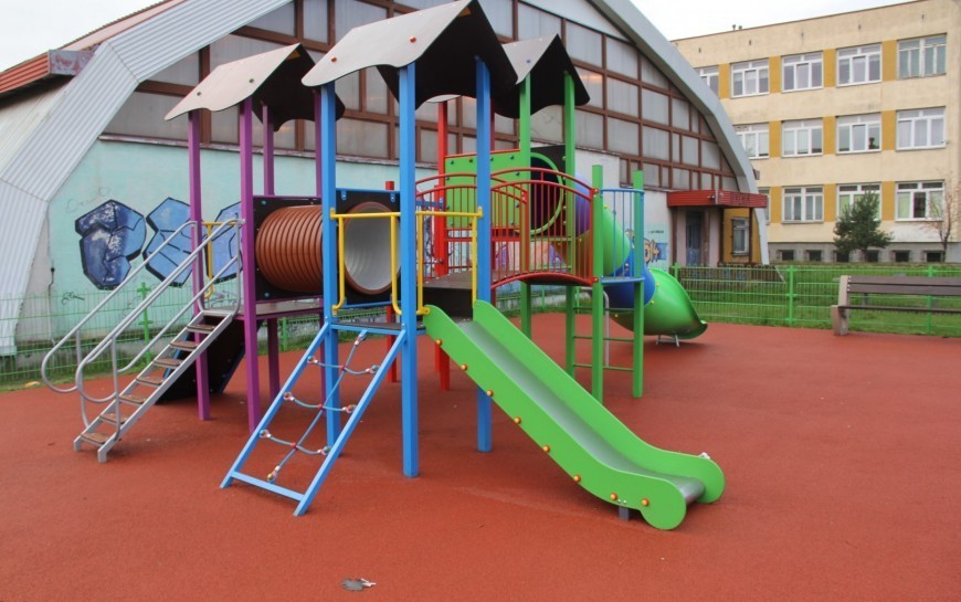 Na osiedlu Piekary A powstanie klasa pod chmurką. Wybrano wykonawcę