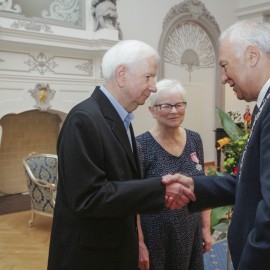 powiększ zdjęcie: Piękny jubileusz miłości i szacunku.19 małżeństw świętowało Złote Gody