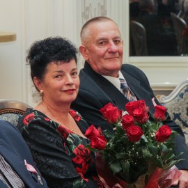 powiększ zdjęcie: Piękny jubileusz miłości i szacunku.19 małżeństw świętowało Złote Gody