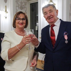 powiększ zdjęcie: Piękny jubileusz miłości i szacunku.19 małżeństw świętowało Złote Gody