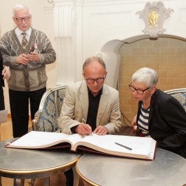 powiększ zdjęcie: Piękny jubileusz miłości i szacunku.19 małżeństw świętowało Złote Gody